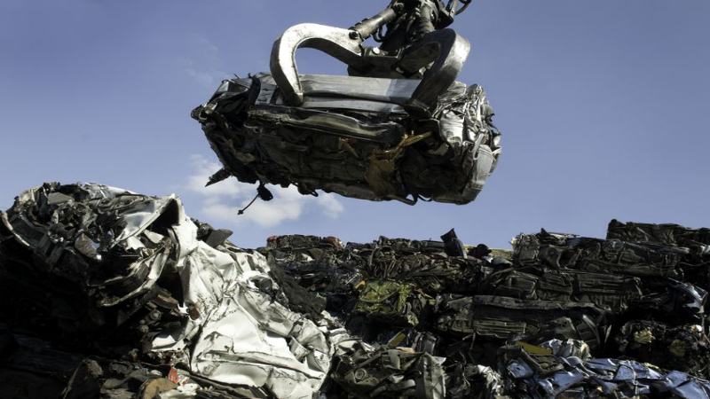 Three Safety Tips to Remember When Visiting Salvage Yards